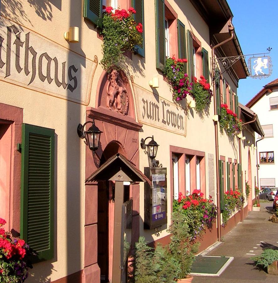 Historisches Genusshotel Loewen Schopfheim Exterior photo